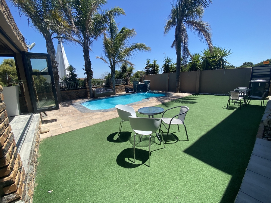 6 Bedroom Property for Sale in De Tijger Western Cape